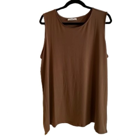 Zenana Outfitters Tops - Zenana Outfitters Brown Sleeveless Tan Tank Top - Size 1X